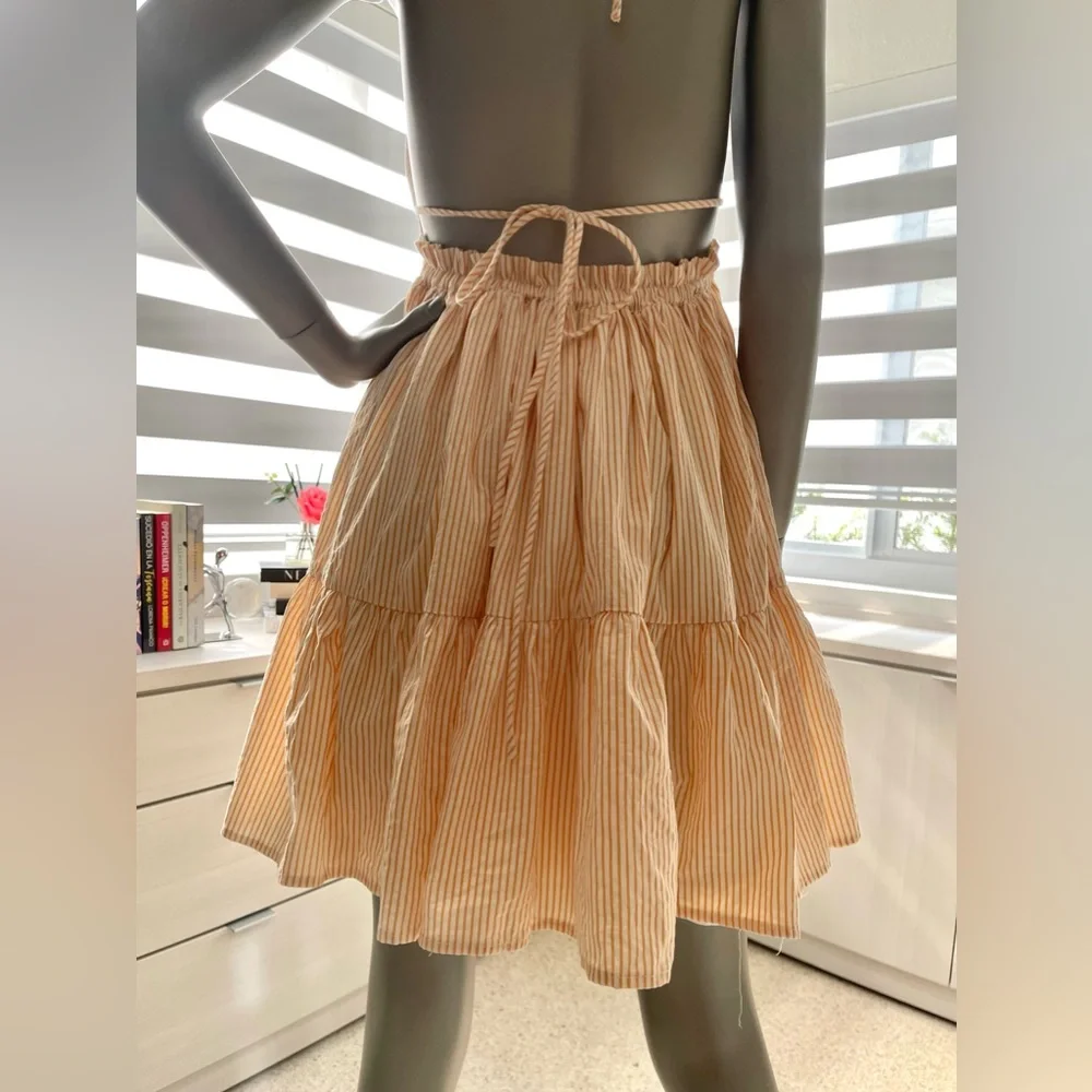 𝘚𝘮𝘰𝘤𝘬𝘦𝘥 𝘏𝘢𝘭𝘵𝘦𝘳 𝘕𝘦𝘤𝘬 𝘔𝘪𝘯𝘪 𝘋𝘳𝘦𝘴𝘴 🤍🧡 - Picture 3 of 7